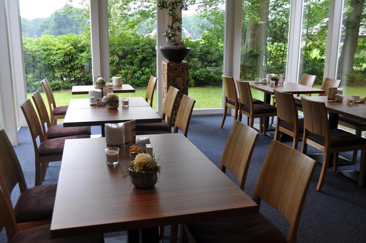 Hellmanns Hotel Bremers Bauerndiele Wiefelstede Kültér fotó