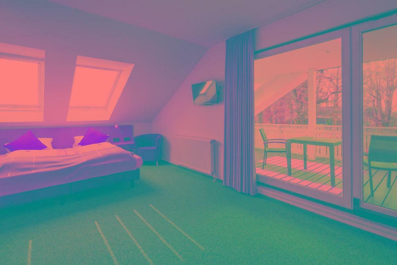 Hellmanns Hotel Bremers Bauerndiele Wiefelstede Kültér fotó